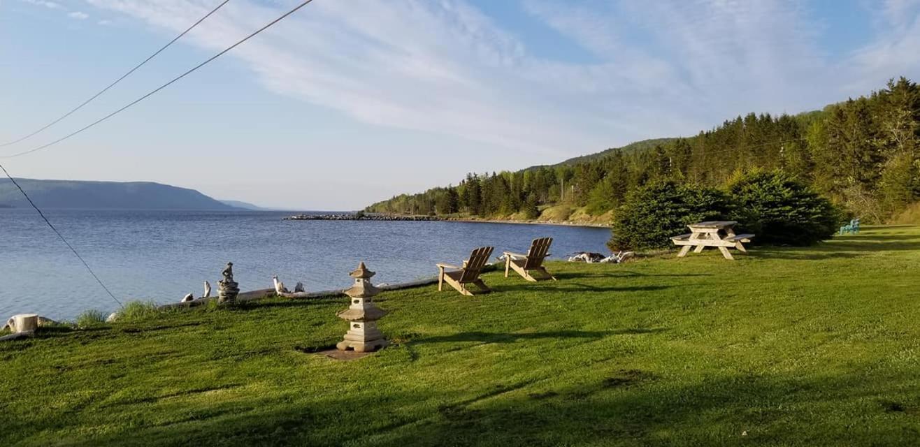 St Ann'S Motel & Cottage Baddeck Exterior photo